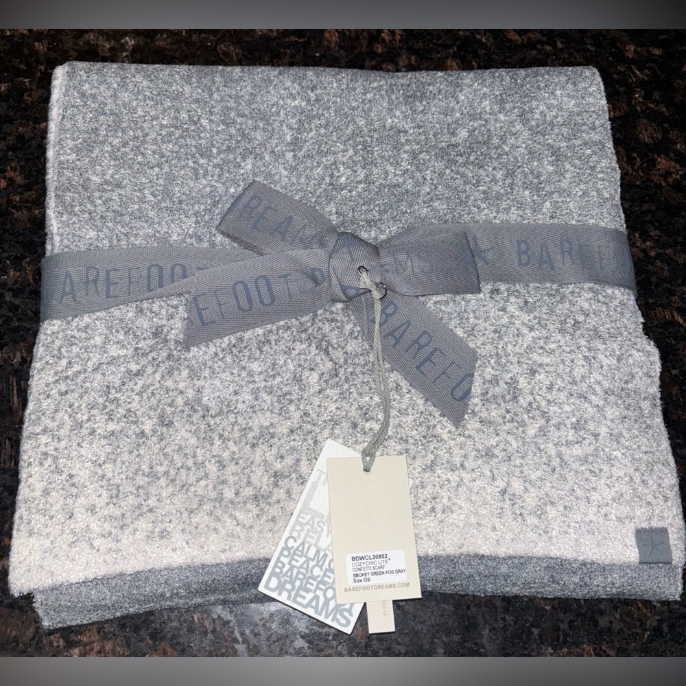 NWT Barefoot Dreams CozyChic Lite Confetti Scarf Smokey Green Gray One Size OS